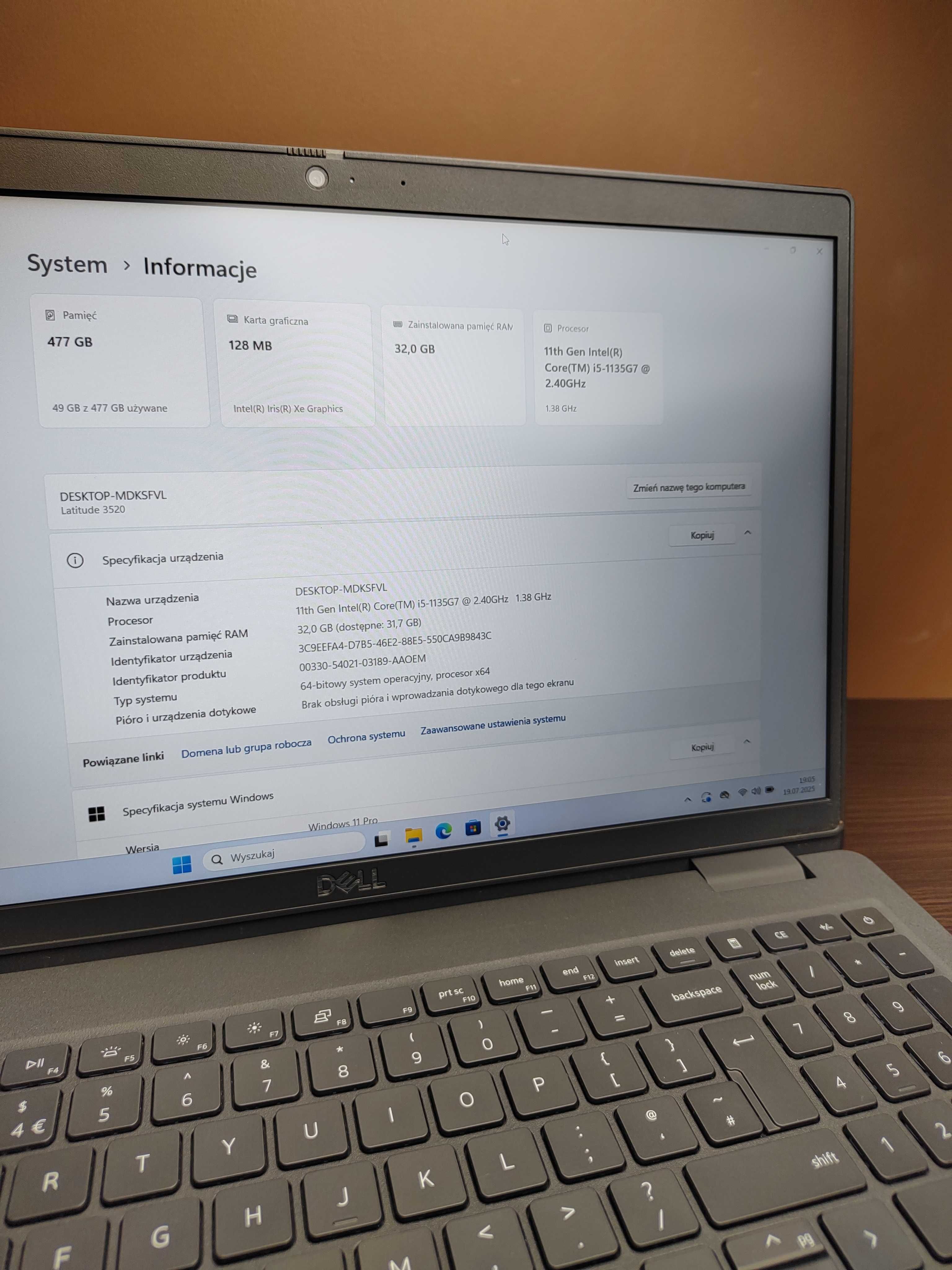 LAPTOP | Dell Latitude 3520 | 15,6" FHD | i5-11GEN | 32GB RAM | 512SSD