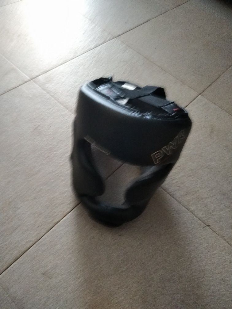 Capacete de boxe novo