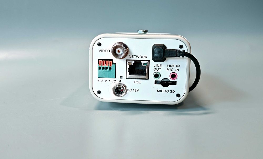 Kamera kompaktowa monitoring IP NoVus NVIP-5DN7000C-1P microSD kable