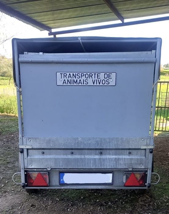 Atrelado de carga Stema