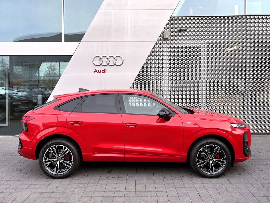 Audi Q3 Sportback Cena katalogowa: 271 080,00 zł