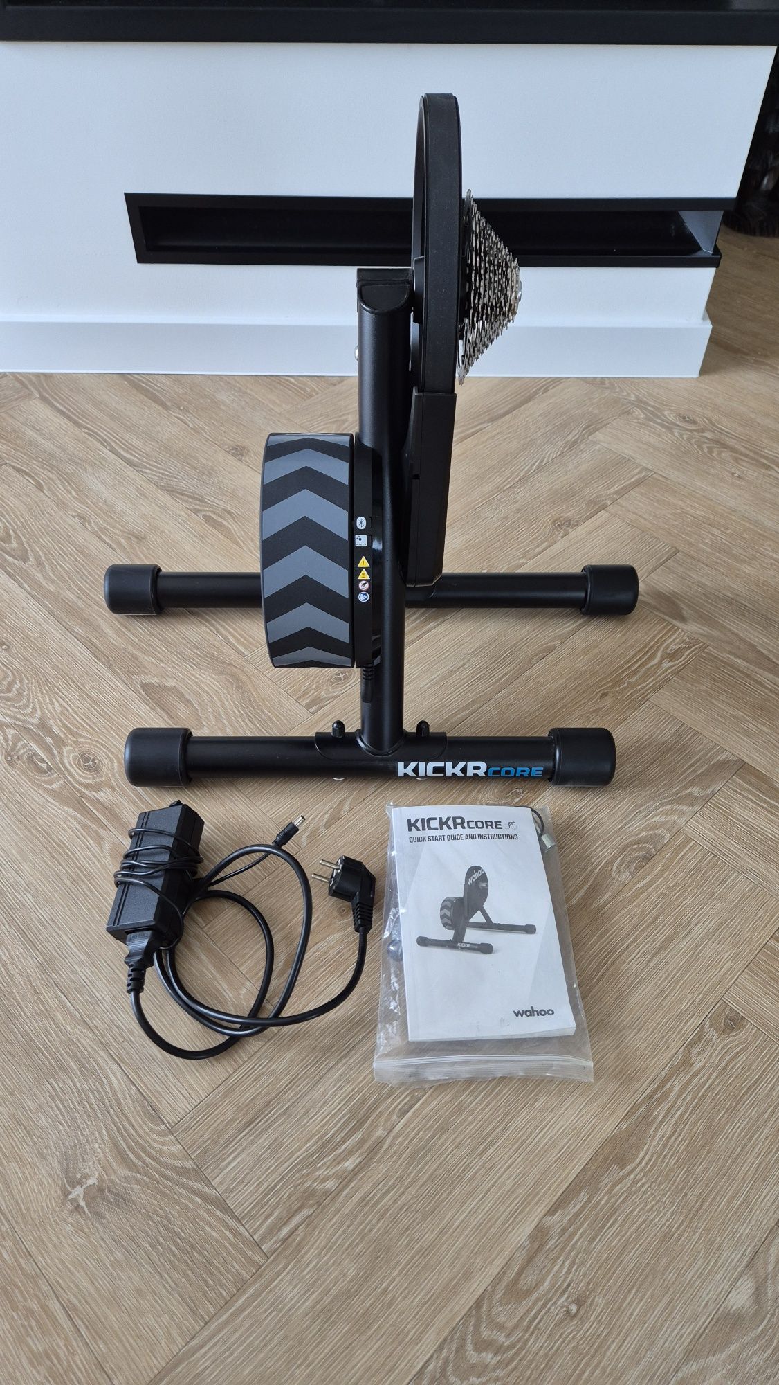 Wahoo kickr core + kaseta shimano 105