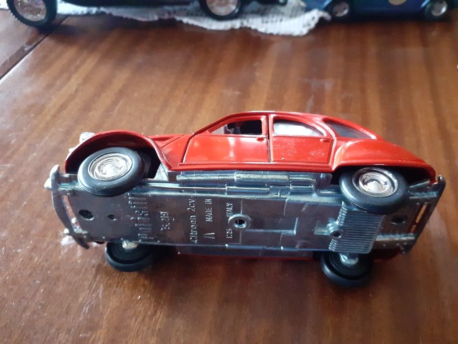 Réplica anos 80 de Citroen 2 CV