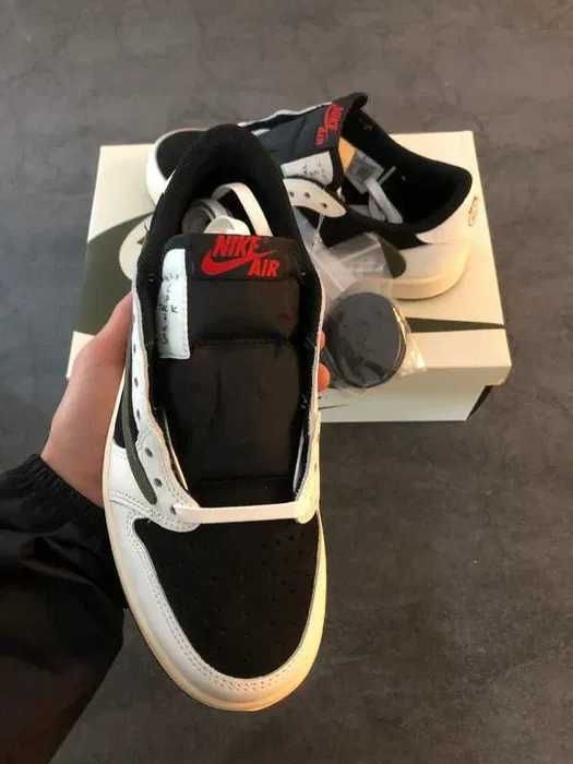 Buty Nike Retro Low OG SP / jordan 1 / Olive / Travis Scott R.40