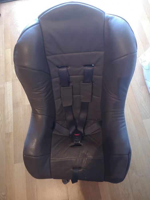 Cadeira para carro Chicco em pele