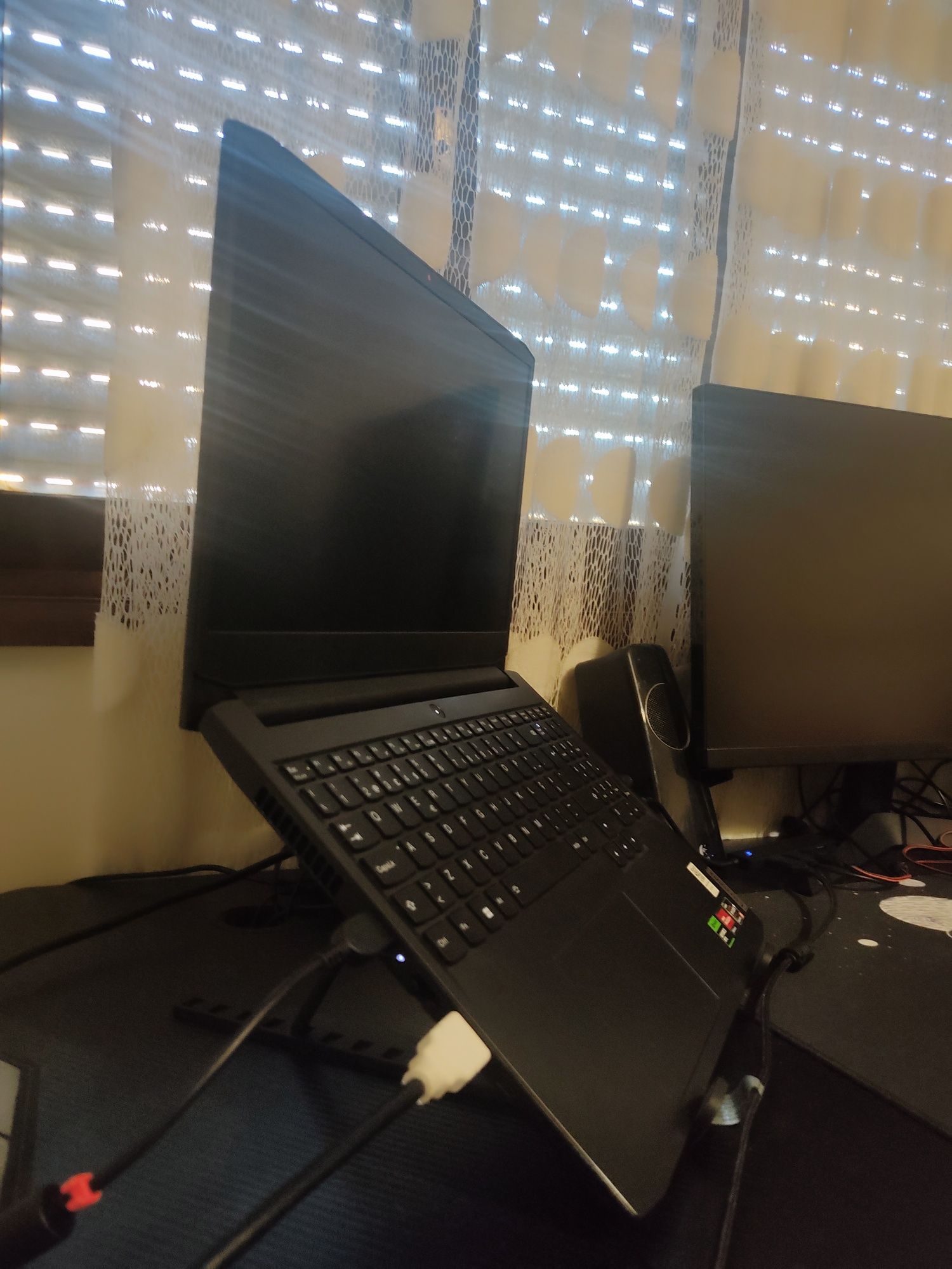 COMBO - Lenovo IdeaPad Gaming 3 (15ACH6) + Monitor LG UltraGear 165Hz