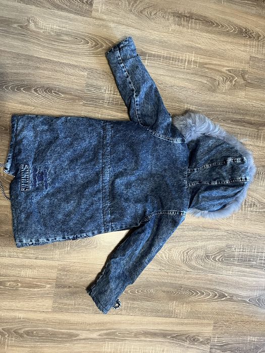 Дитяча джинсова куртка для дівчинки на хутрі.