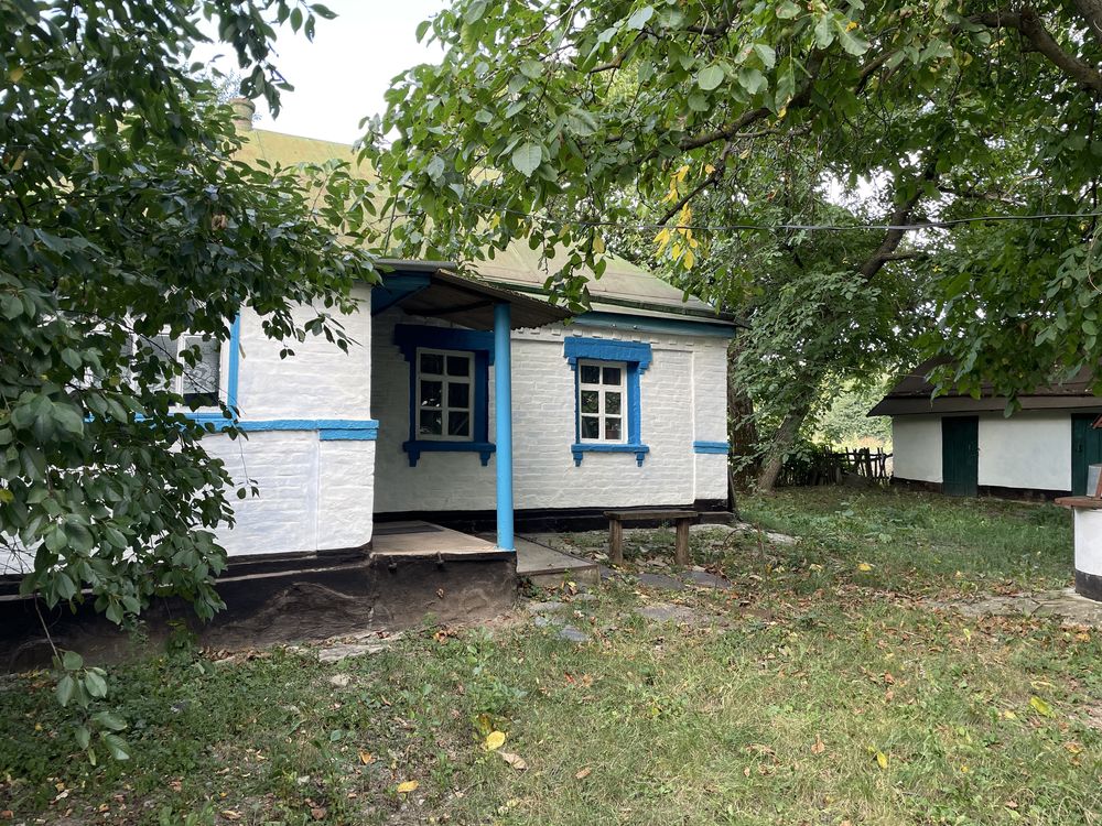 Продам будинок із земельною ділянкою