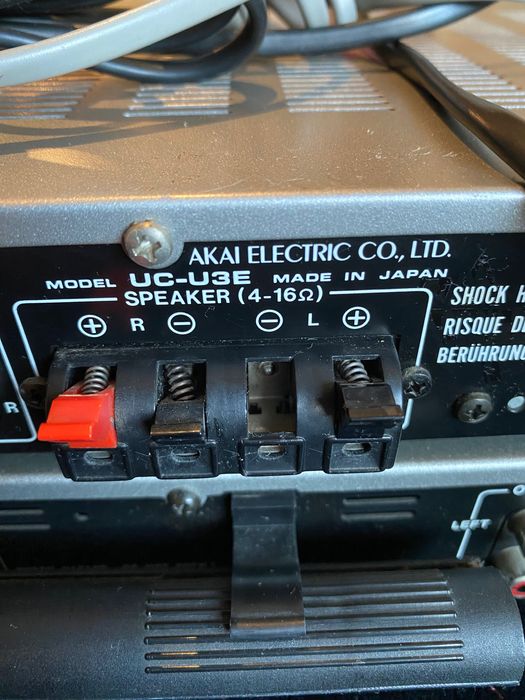 Amplificador e tuner AKAI
