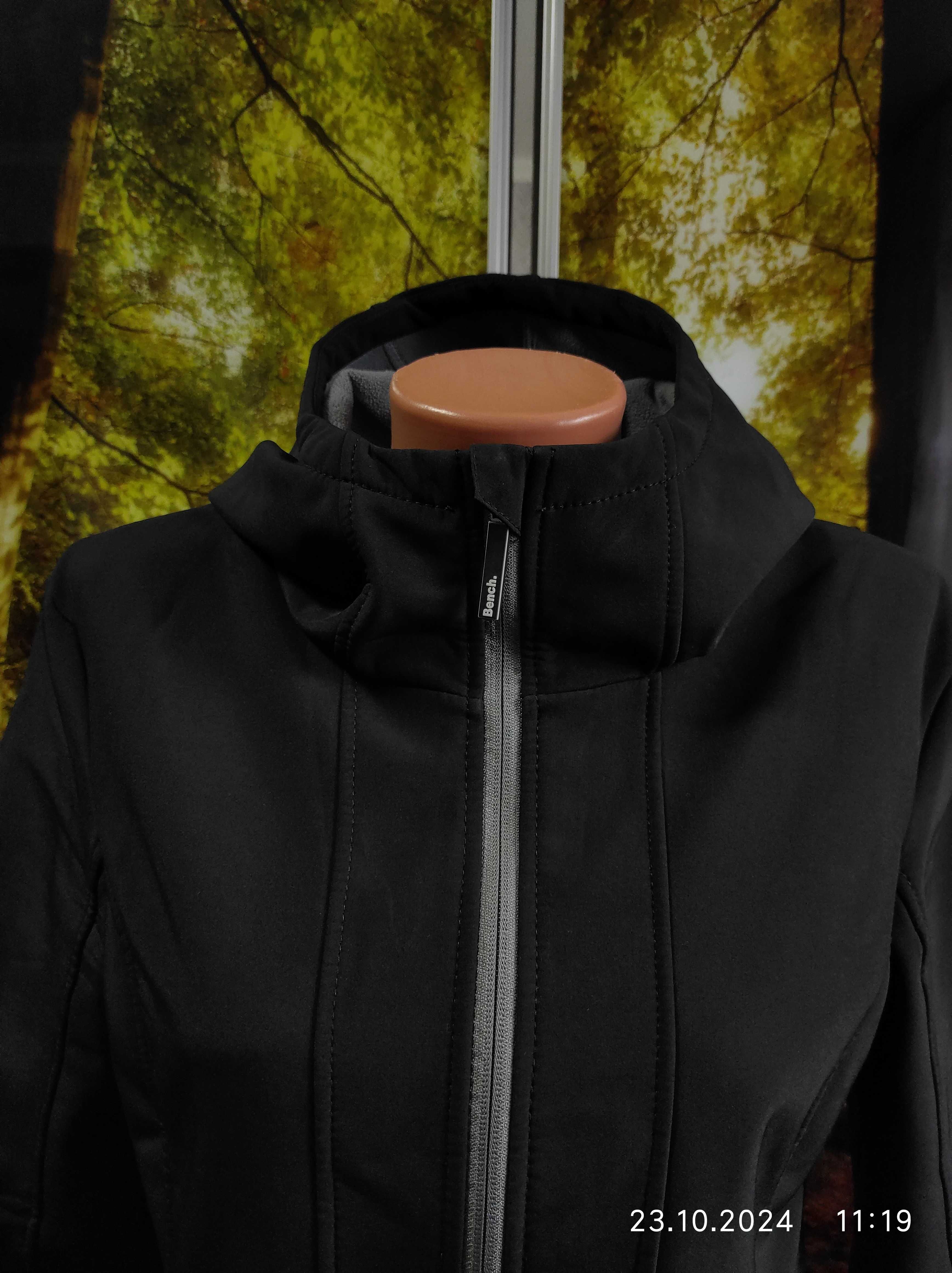 Жіноча,фірмова,термо куртка на флісі-softshell-44 р-Bench