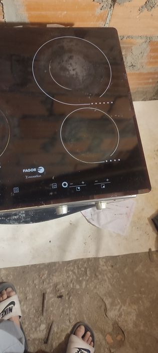 Forno elétrico e placa eletrónica