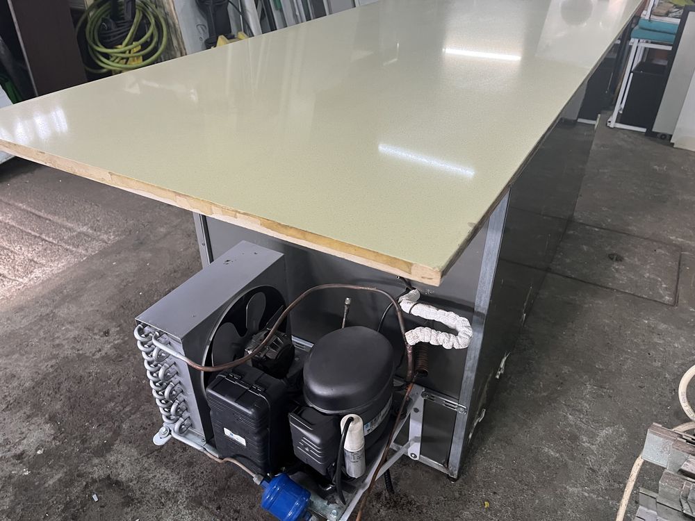 Balcão Mesa de trabalho 3 portas com refrigeração