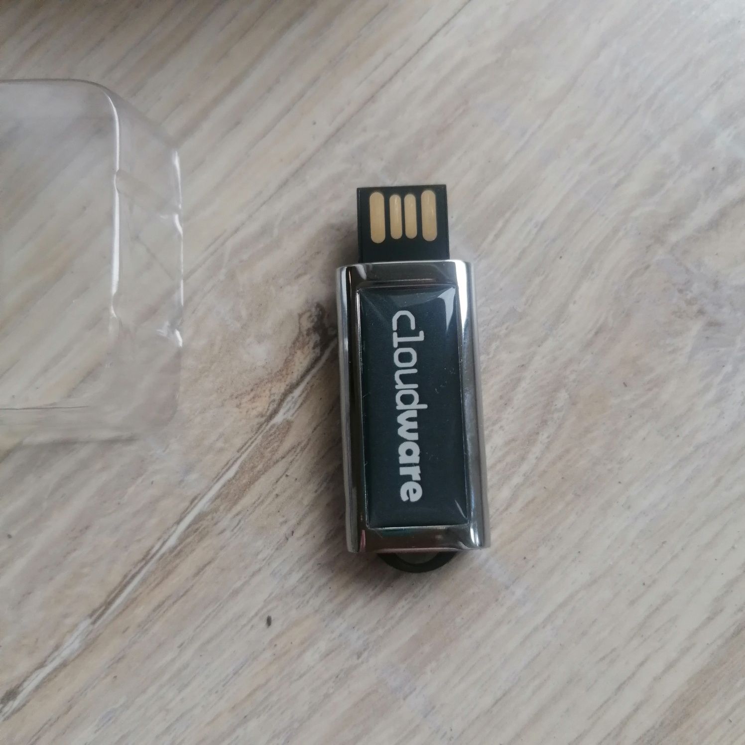 Okazja cenowa! Nowy pendrive 32 gb