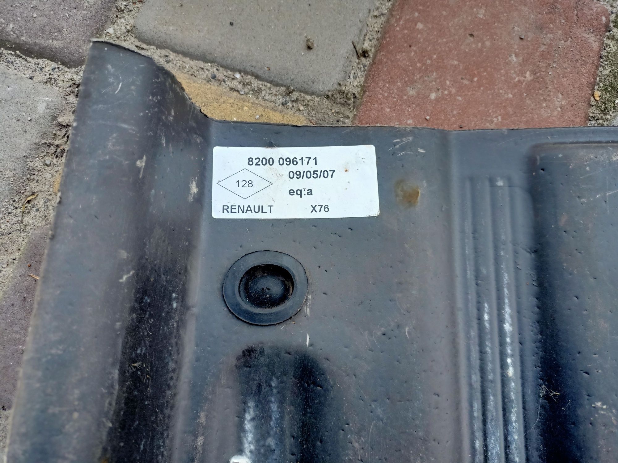 Пол на Рено канго 1