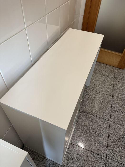 Secretaria Ikea com 2 portas kallax