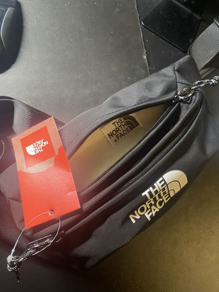 Bolsa North Face nova com etiqueta