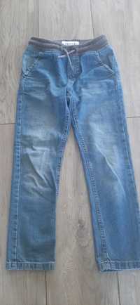Spodnie dżinsowe roz 122
