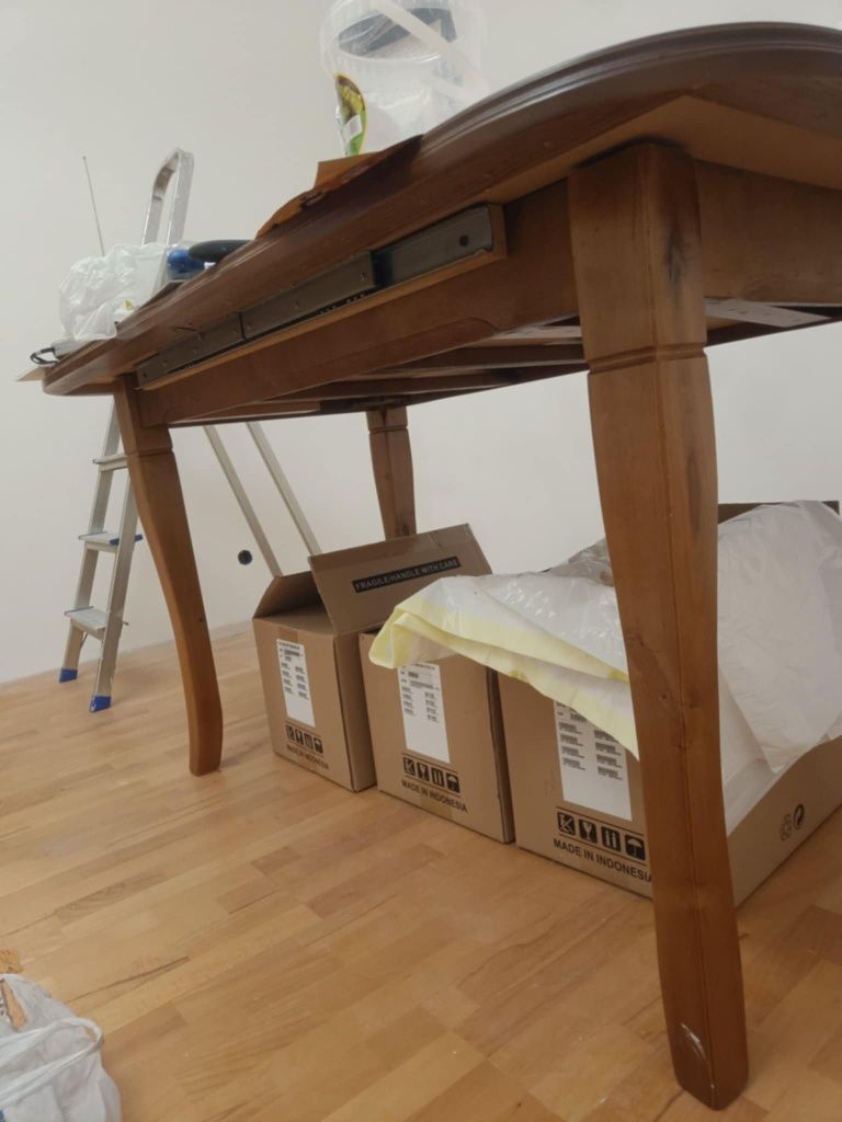 Rozkładany stół do salonu, stan dobry! Polecam!