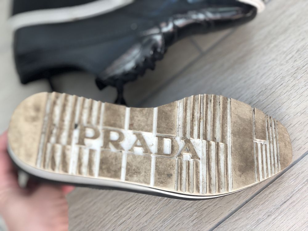 Туфлі Prada