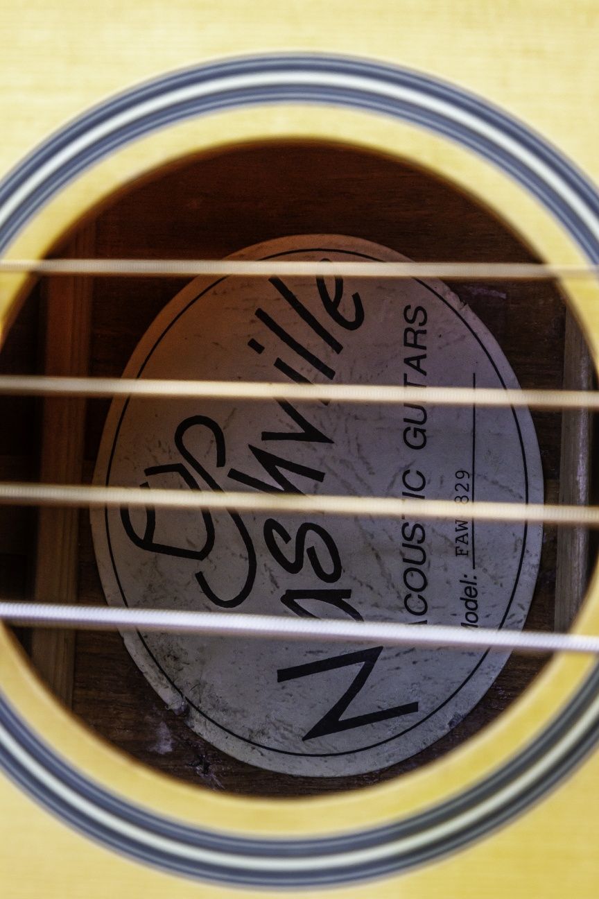 Akustyczna gitara basowa NASHVILLE,