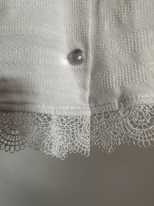 Biały sweterek 80. Chrzest. Roczek.