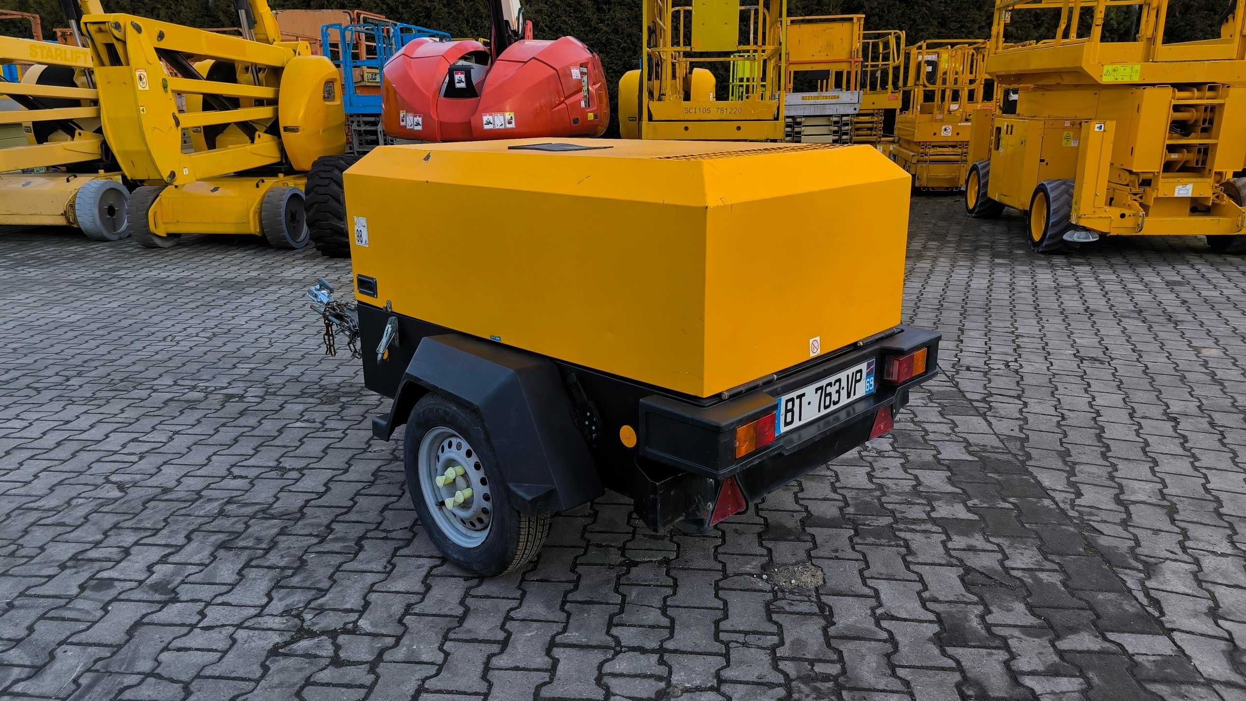 Kompresor śrubowy Doosan 731 E rok 2011 cena 22900 netto po serwisie