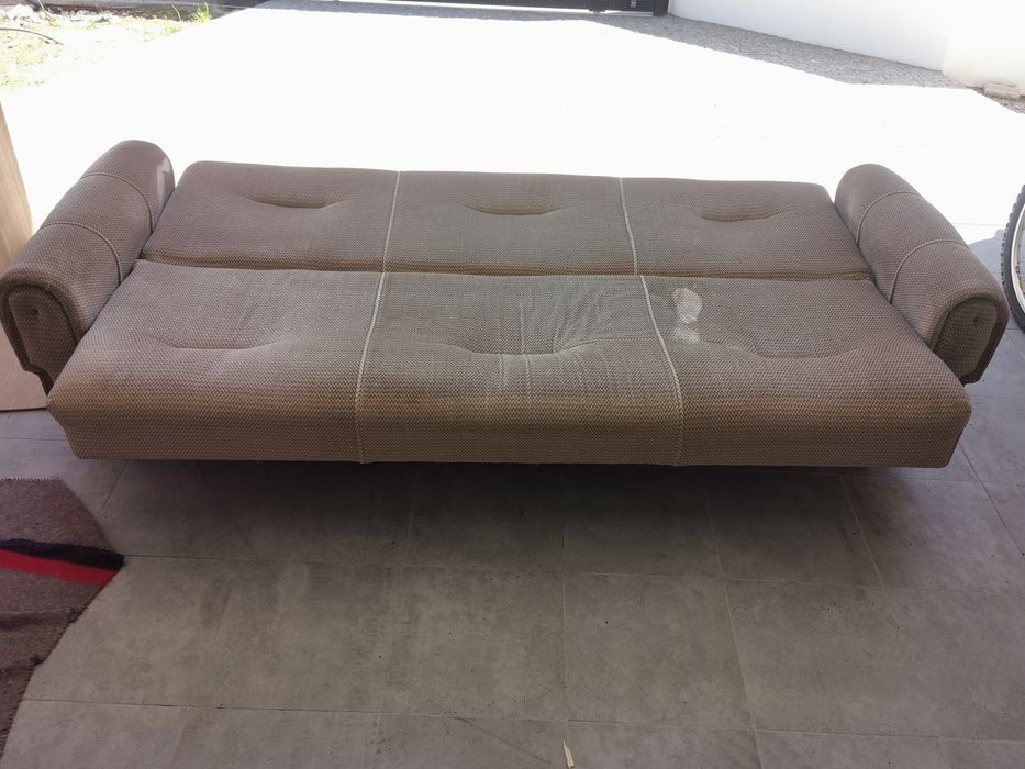 Sofá cama c/manta incluído