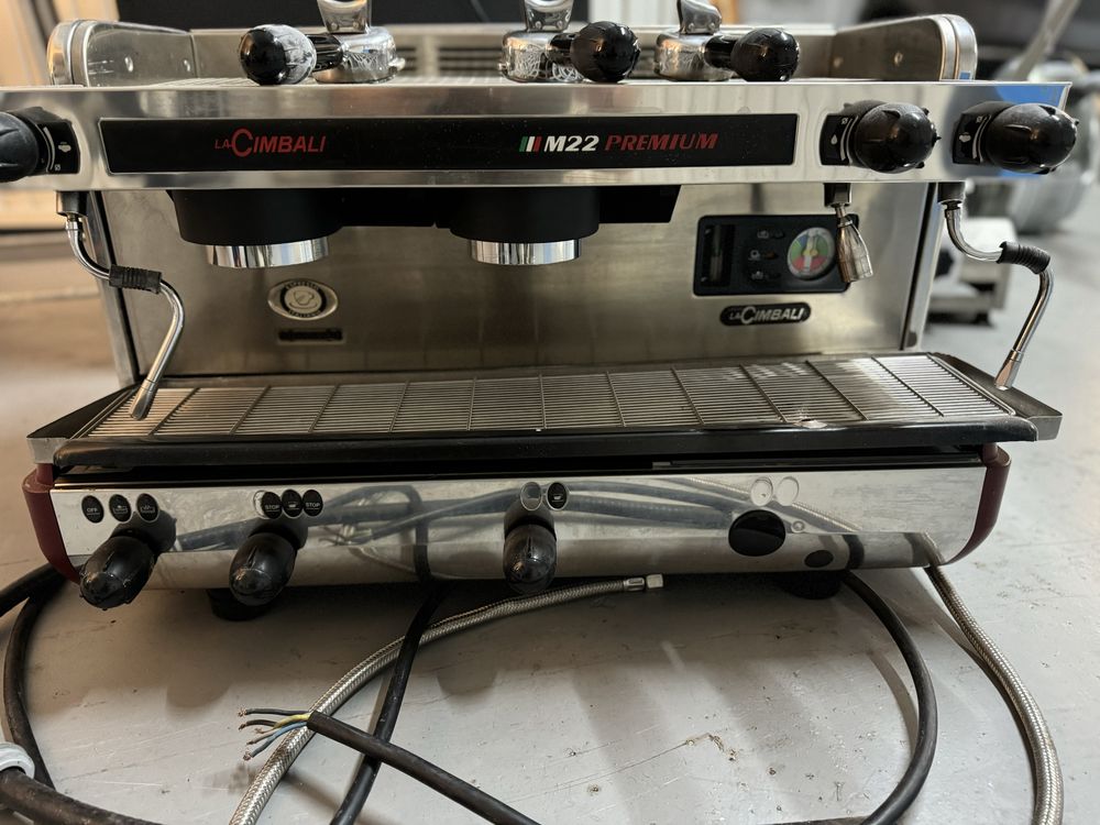 Máquina de Café 2 grupos LaCimbali M22 Premium