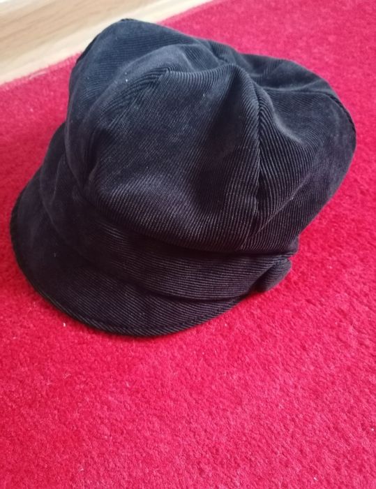 Czapki kaszkiety dziewczęce (cena za wszystkie)