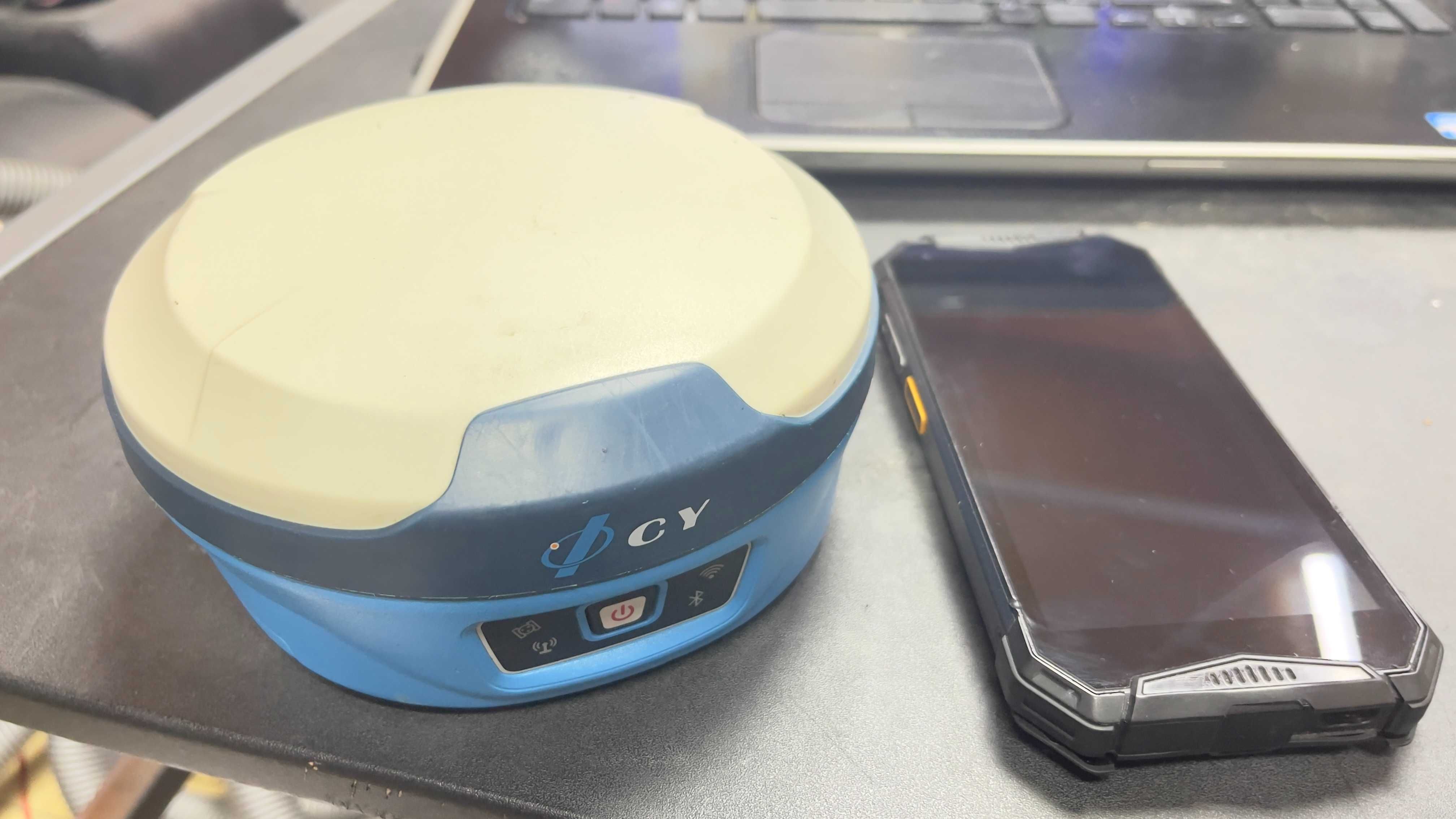 Wydajny odbiornik RTK GNSS F90 (sensor IMU nowej generacji)