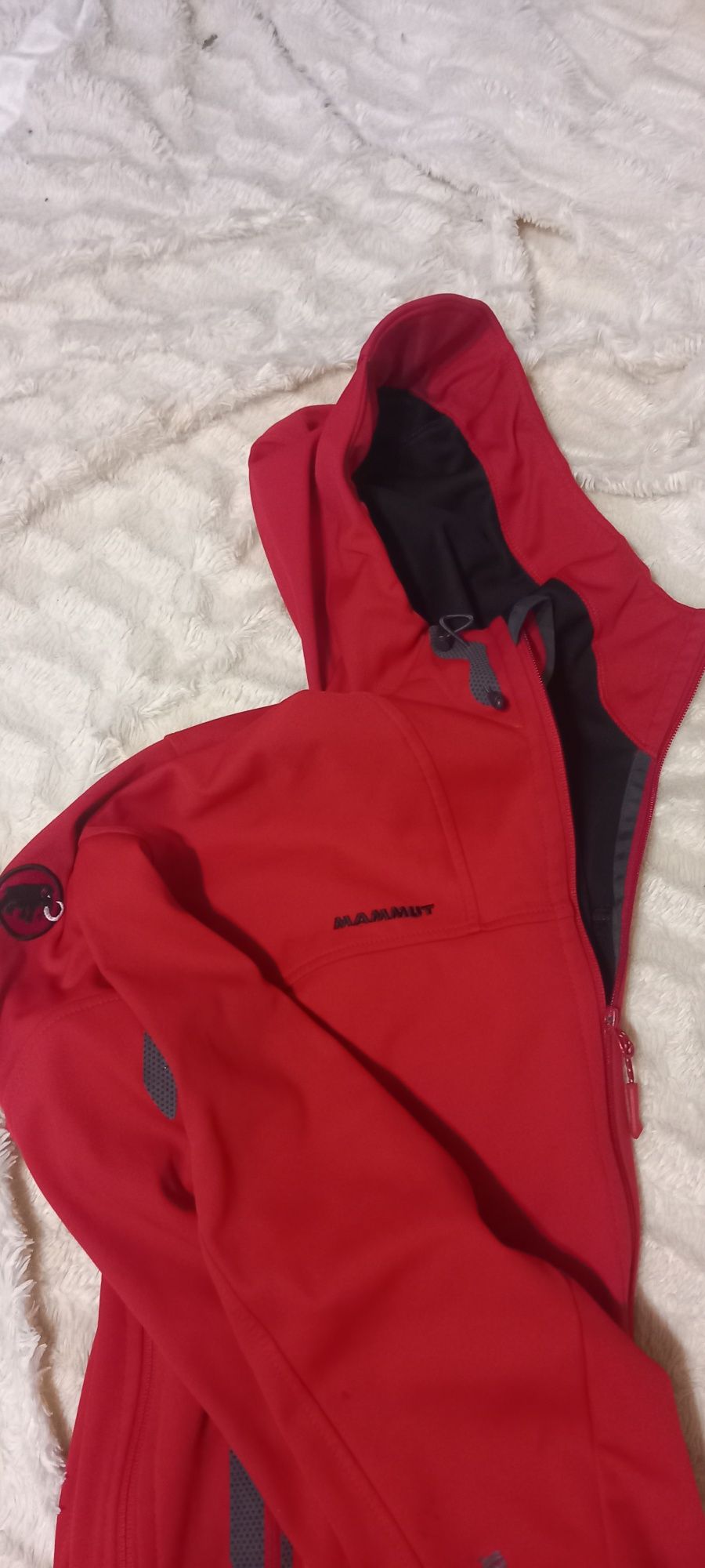 Продам куртку Mammut