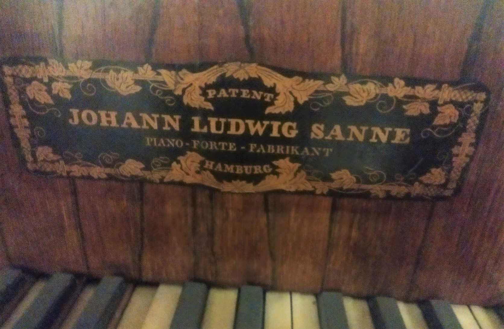 Piano forte 1870 restauro/ Decoração