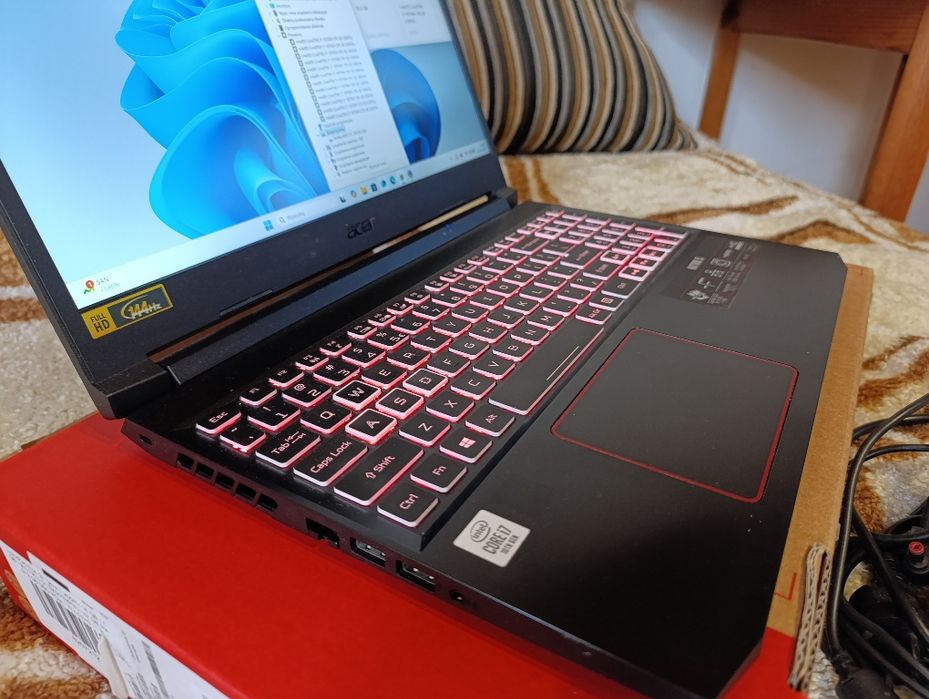 Acer  144HZ i7 10750H 5Ghz RTX 2060 16RAM 512SSD