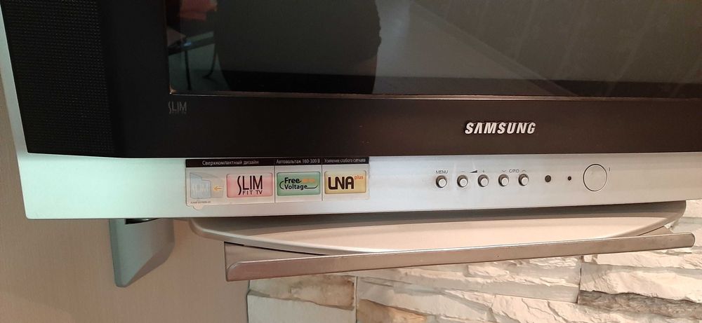 Телевизор Samsung Slim Fit TV