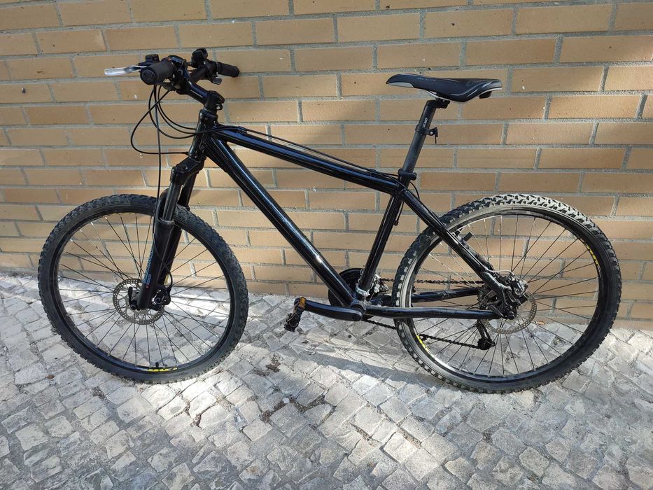 Bicicleta BTT polivalente