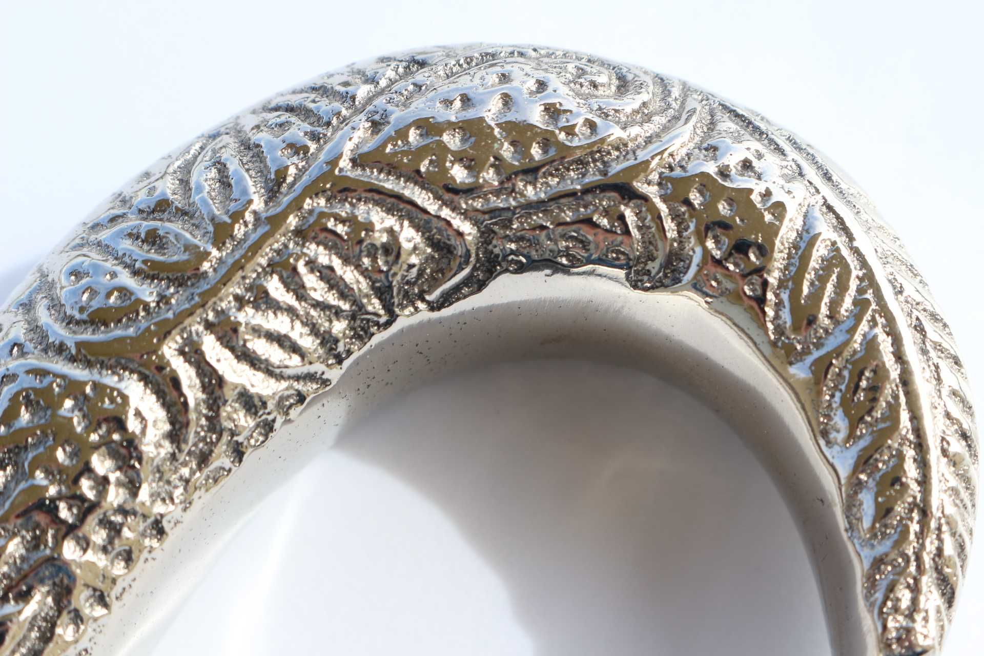 Elegante Bengala de madeira com castão em Metal Prateado
