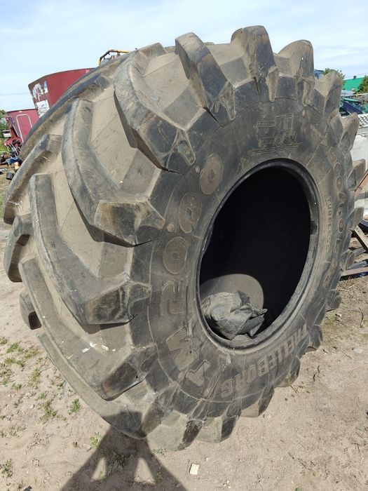 Opona 900/60r32 trelleborg