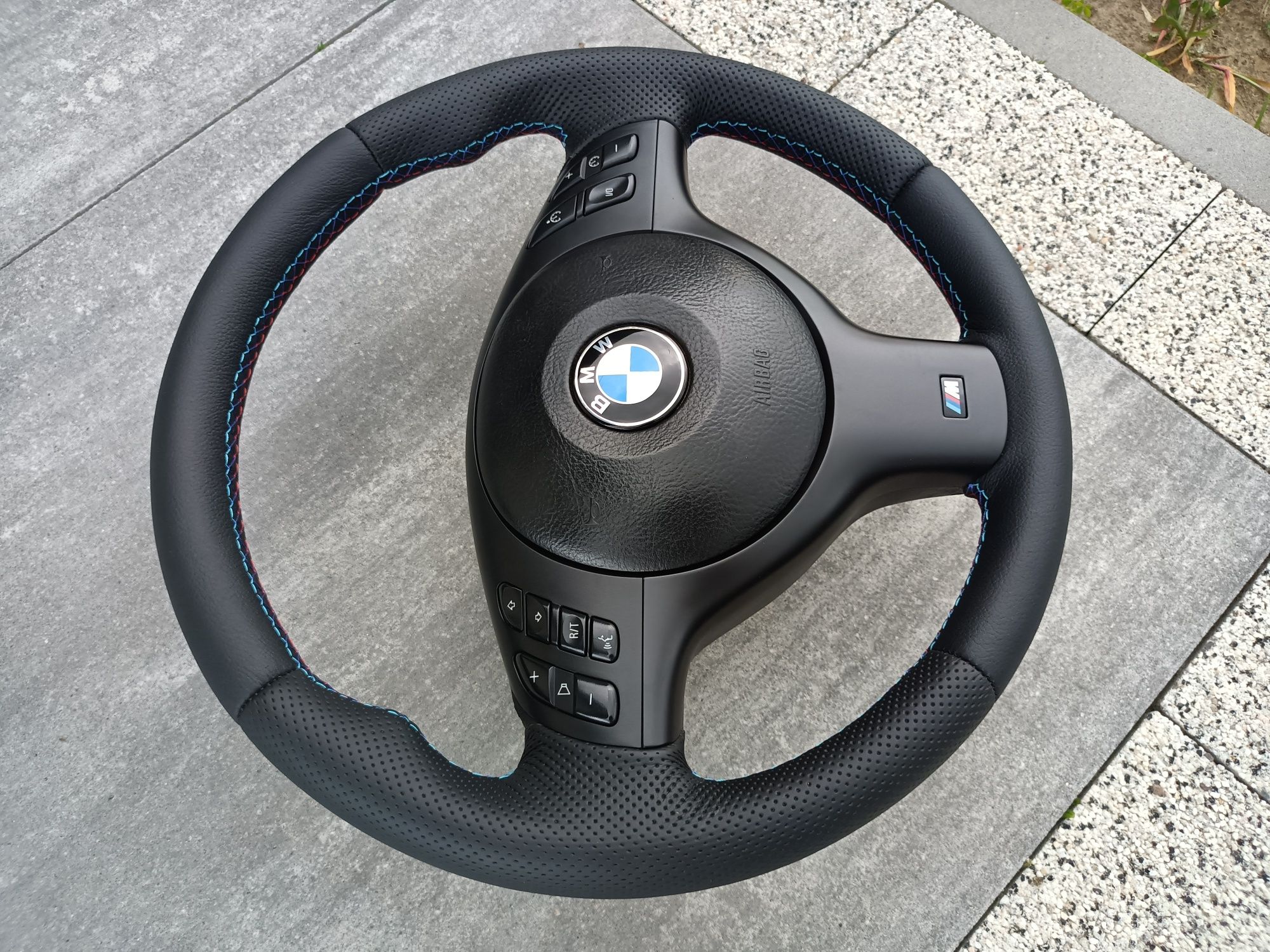 Jak nowa kierownica Mpakiet BMW E46 E39 E38 X5 E53 z multifunkcją