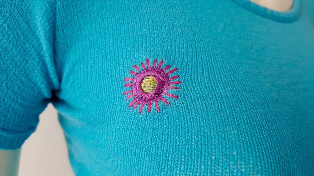 Crop Top em Malha de Linha com Bordados made in Italy