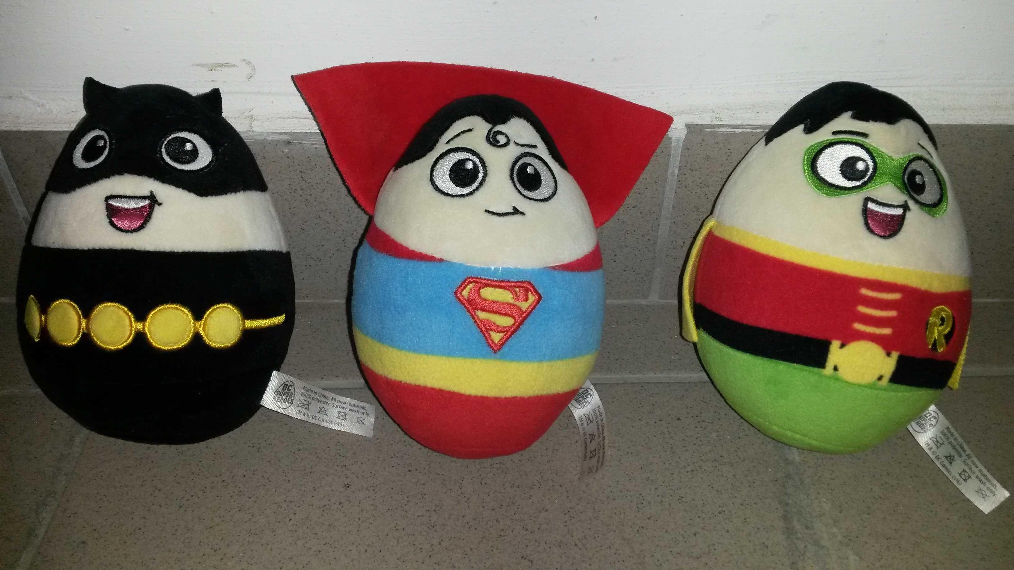 Figurki kolekcjonerskie DC Comics Robin Superman maskotka jajko