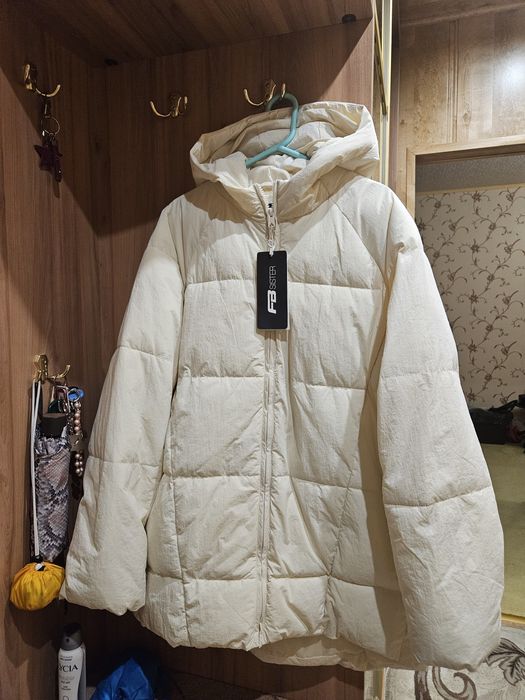 Продам молочну куртку