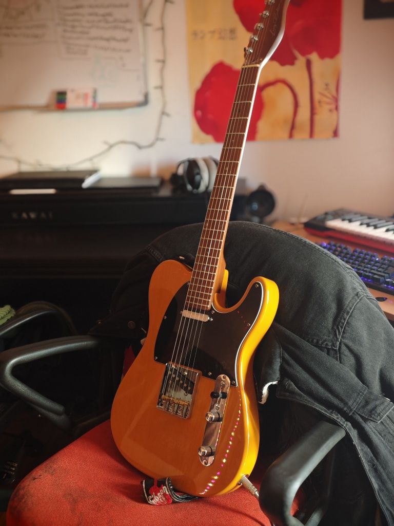 Sire Larry Carlton T7 Butterscotch Blonde