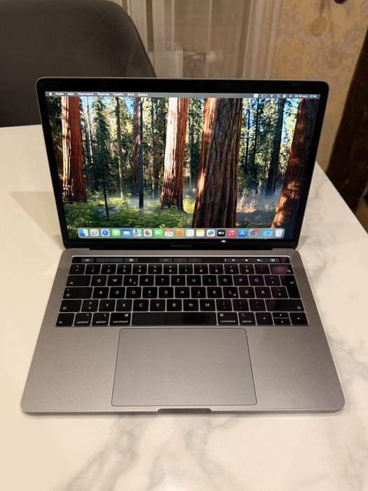 Apple MacBook Pro 13" 256 Gb  2018