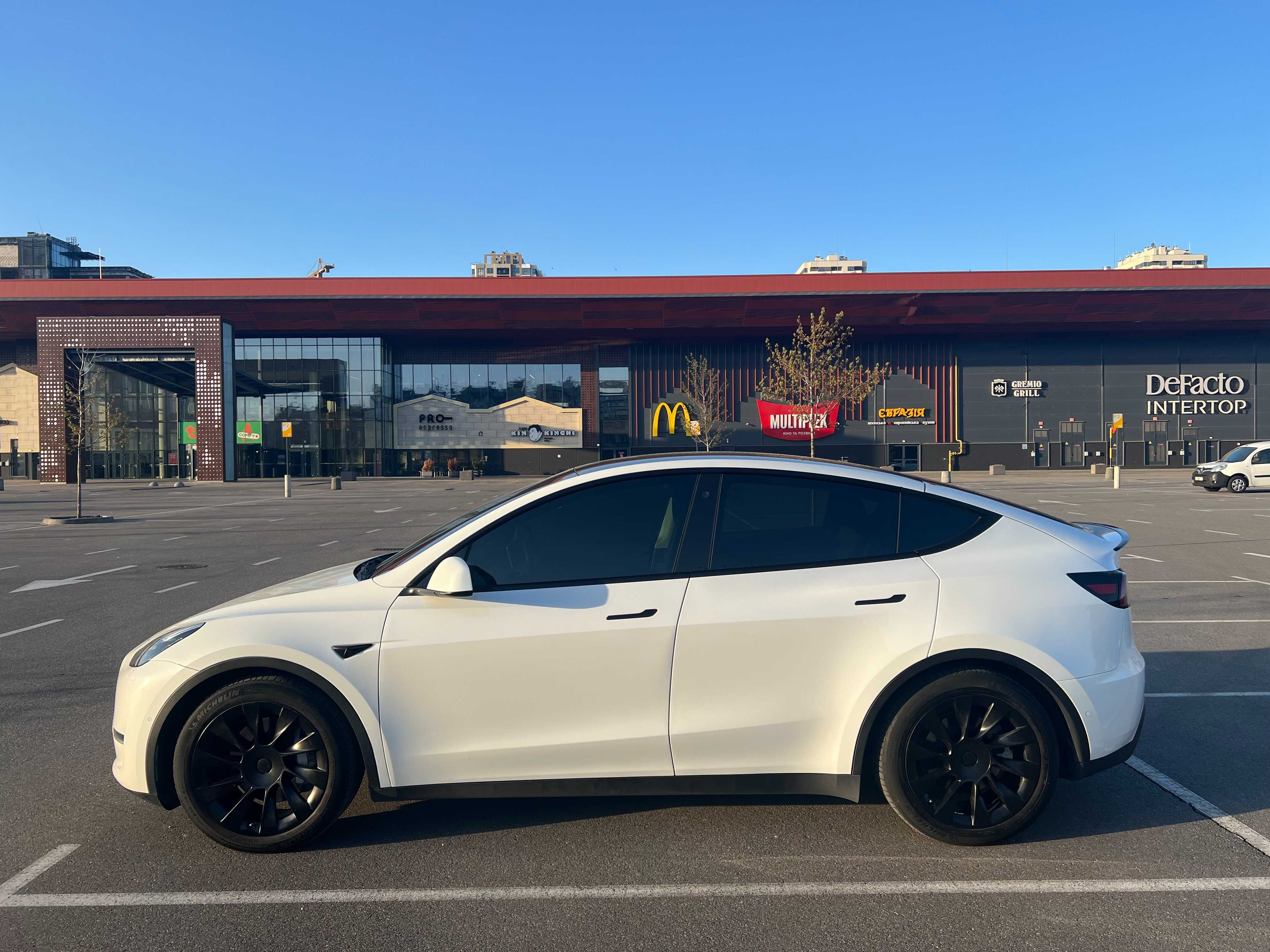 Tesla Model Y 2022 Повний привід, 7міст, Ціла Безпека!