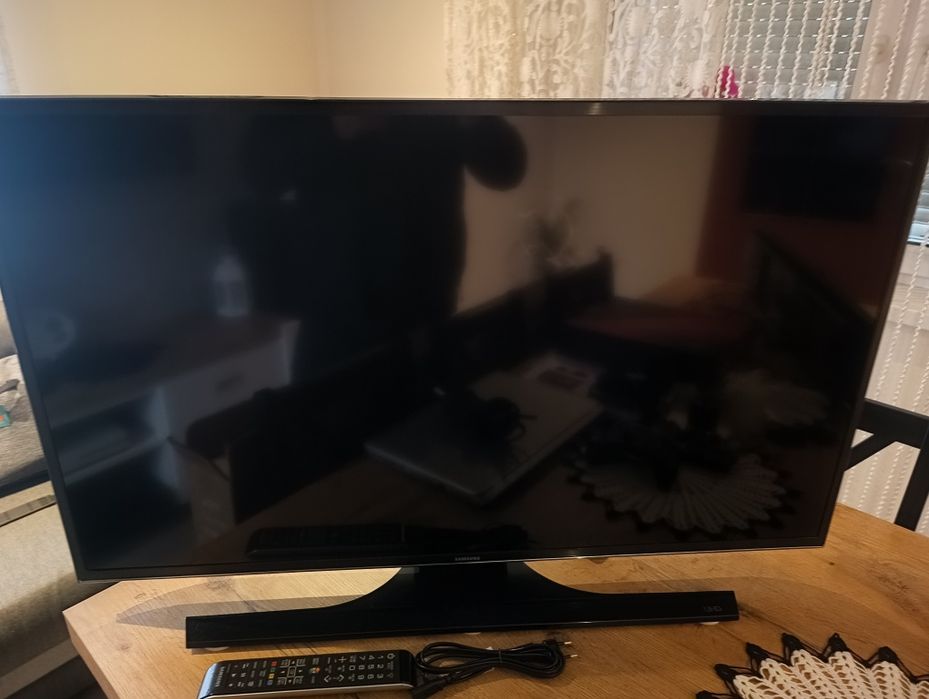 Telewizor Samsung UE40JU6440U – 40 cali, 4K UHD Smart TV