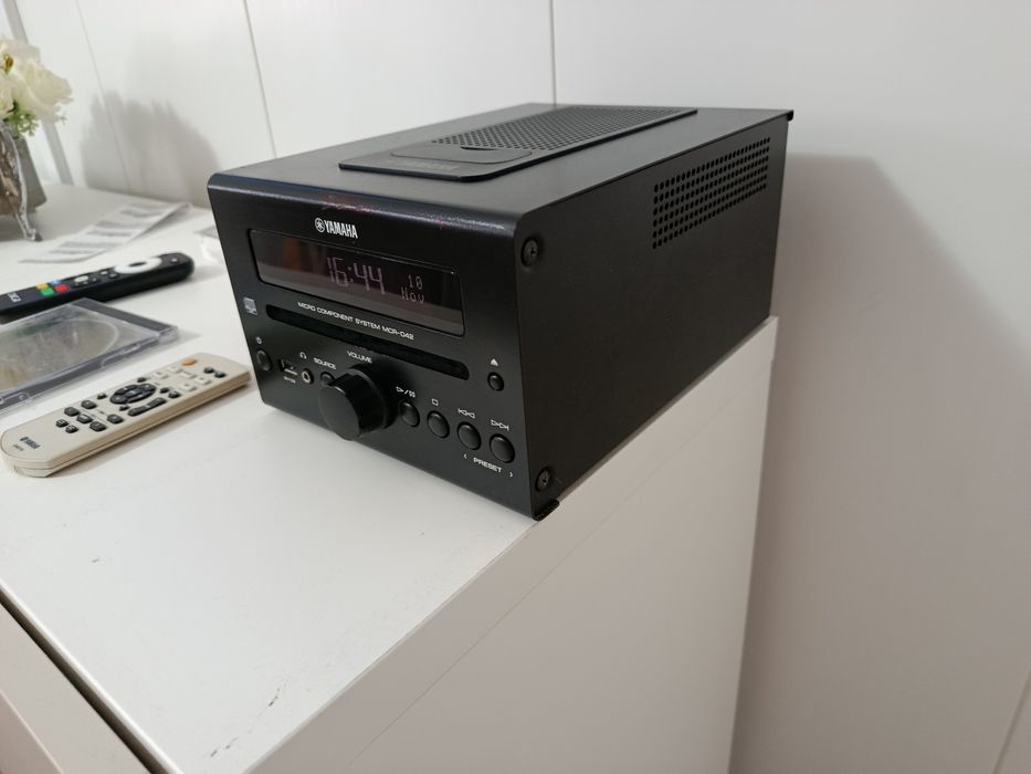 Hifi Yamaha MCR-042, CD, radio FM RDS, DAB, comando