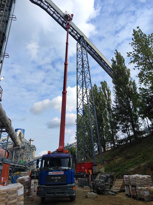 Usługi Zwyżką do 44 metrów Kielce,Podnośnik Koszowy Świętokrzyskie