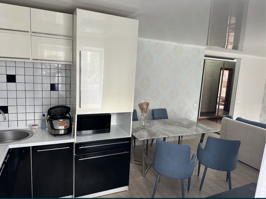 Сдається 3х квартира з автономним опаленням  та паркінгом