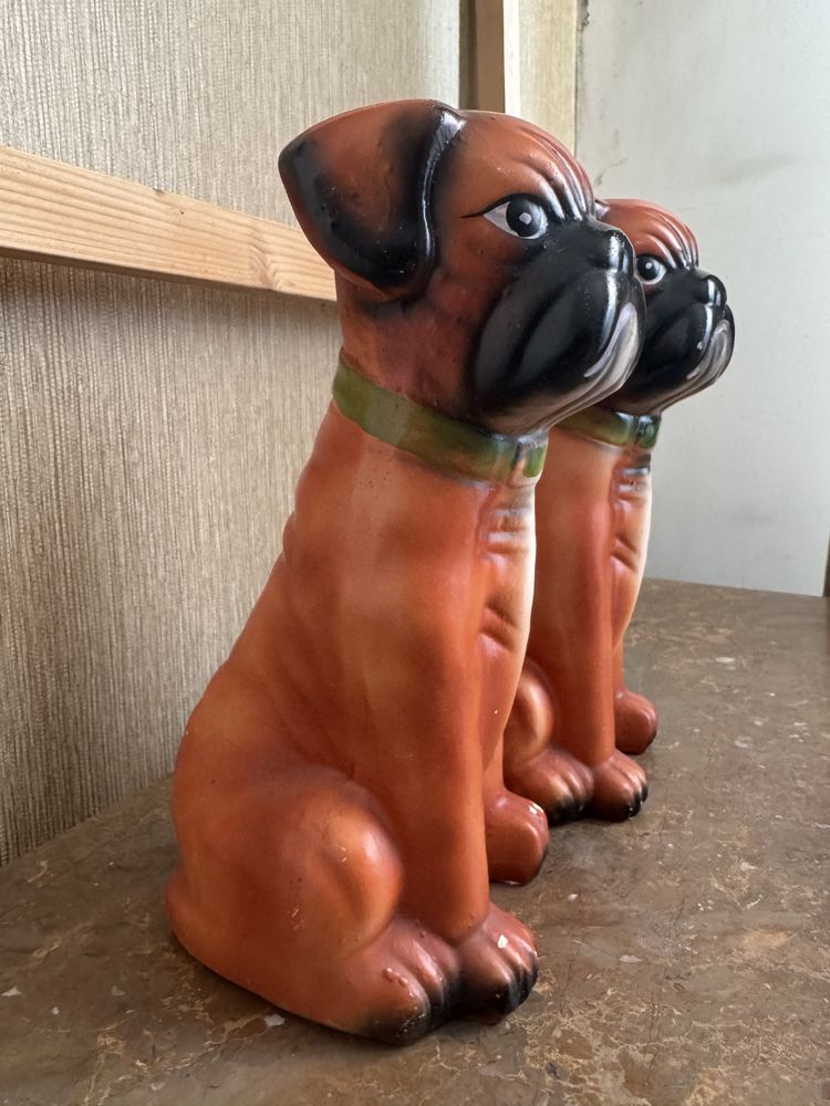 Conjunto cães em loiça