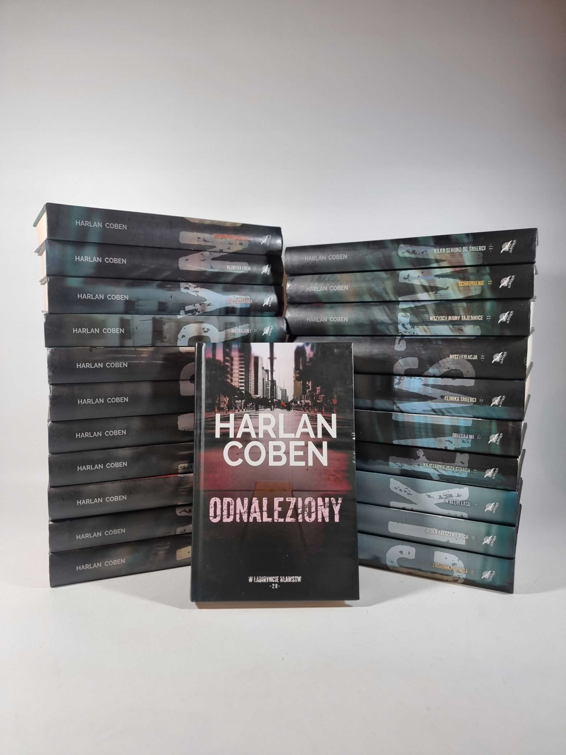 W Labiryncie Kłamstw / zestaw 22 książek / Harlan Coben